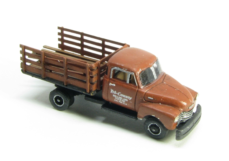 95 N Scale 50's 3800 Chevy One Ton Flatbed Truck kit by Showcase Miniatures 